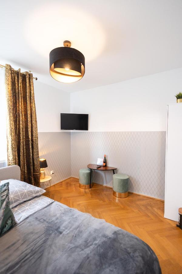 Clicktheflat Stawki Apart Rooms 바르샤바 외부 사진